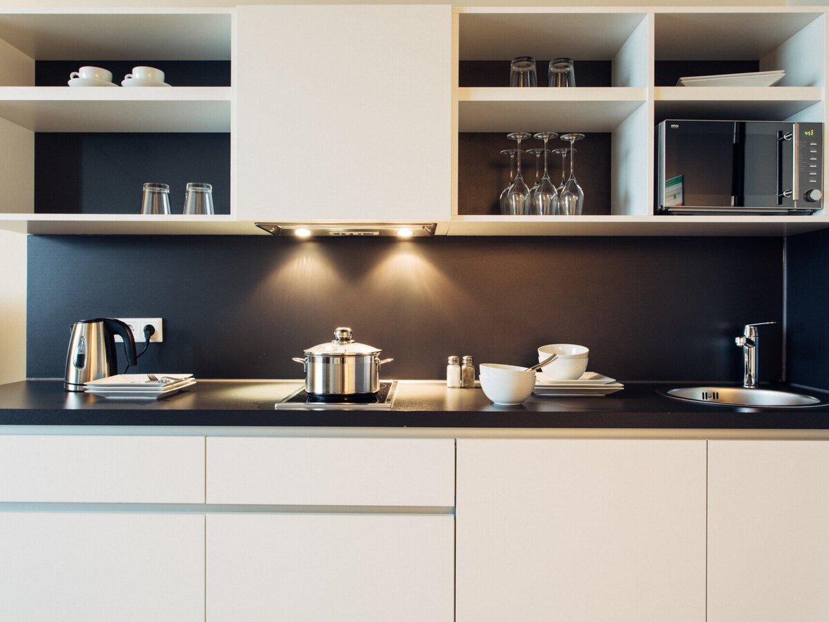 Apartment mit Wohnbereich — möbliertes Apartment auf Zeit in München, 50–55 m², Kurzzeitmiete über IMMOXX