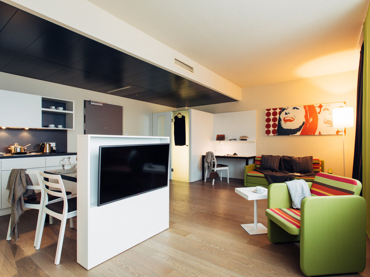 Studio Superior — möbliertes Apartment auf Zeit in München, 30–34 m², Kurzzeitmiete über IMMOXX