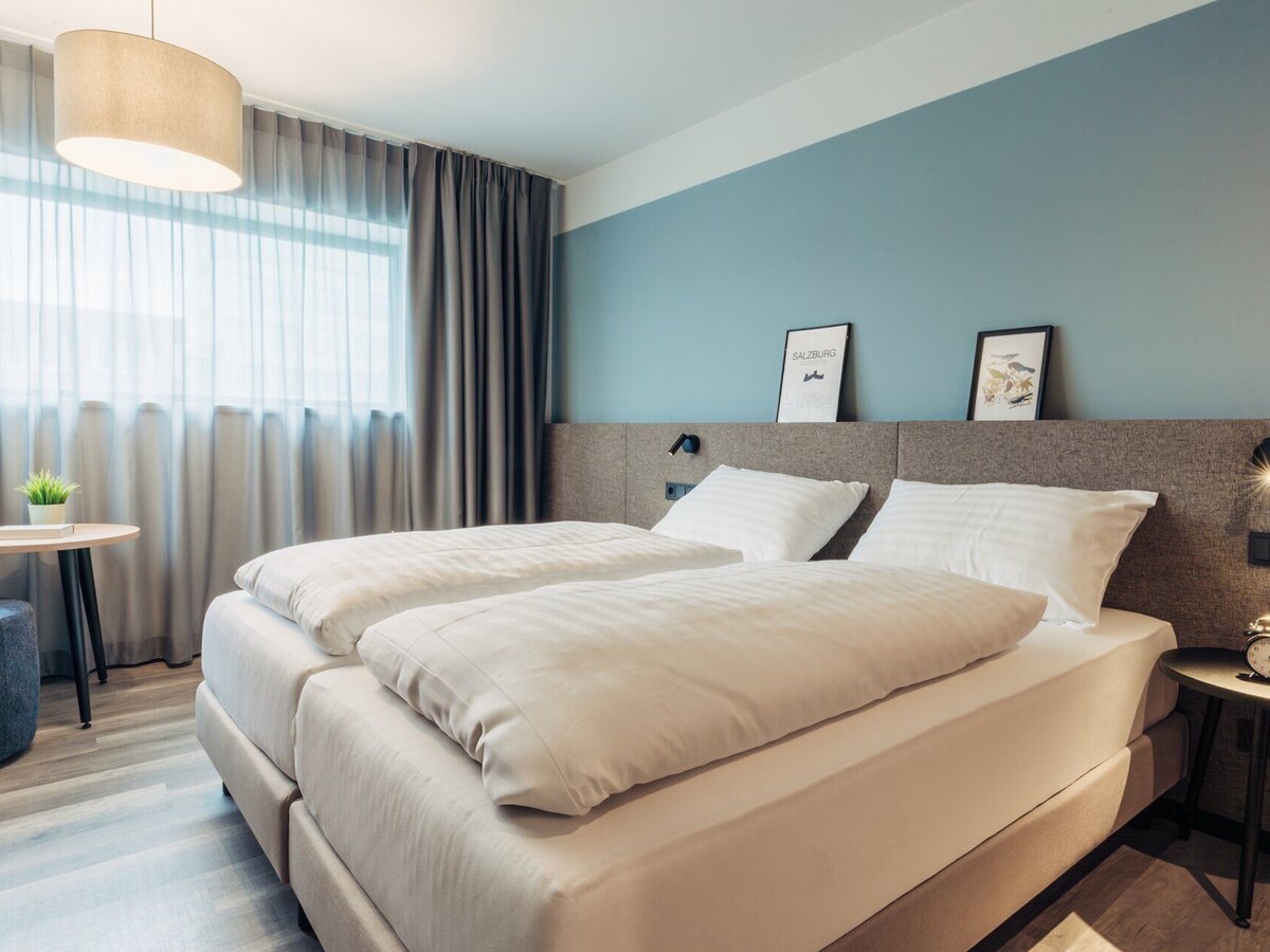 Komfortzimmer — möbliertes Apartment auf Zeit in Salzburg, 22–25 m², Kurzzeitmiete über IMMOXX