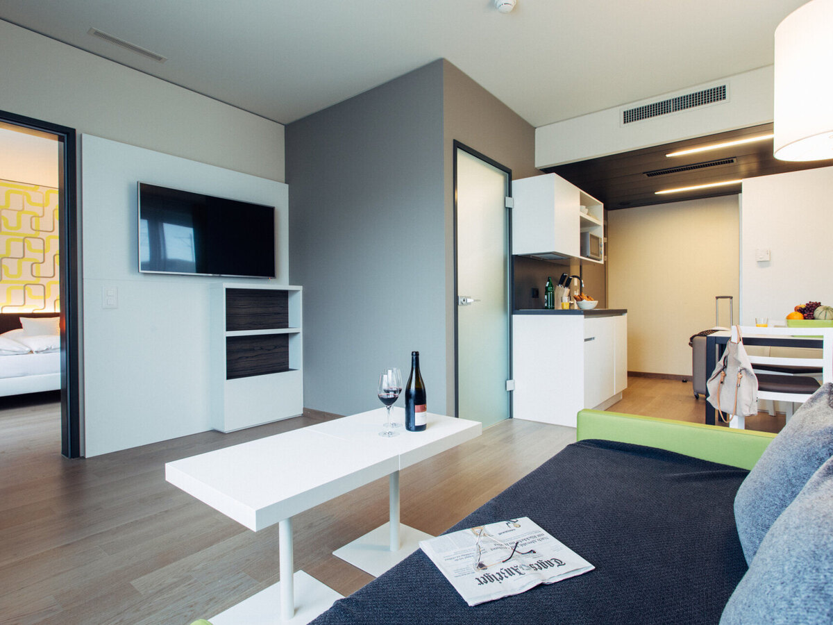 Apartment mit Wohnbereich — möbliertes Apartment auf Zeit in Zürich, 45–50 m², Kurzzeitmiete über IMMOXX